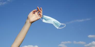 A partir del 1 de mayo no será necesario el uso de tapabocas en espacios cerrados